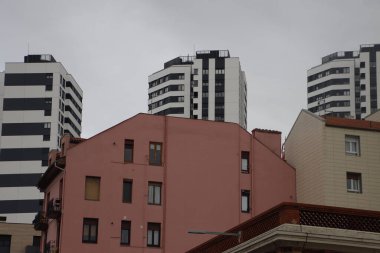Bilbao şehrinde apartman blokları