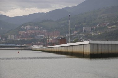 Bilbao nehrinin manzarası