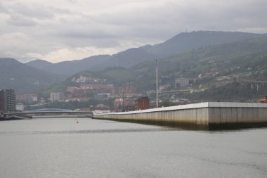 Bilbao nehrinde sanayi ortamı