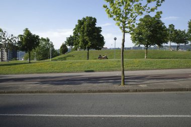Bir şehrin çevresindeki yol