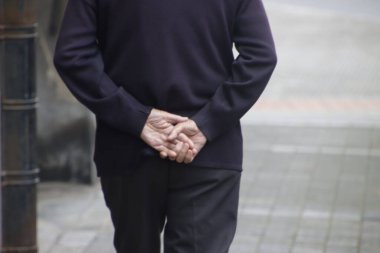 Kentsel bir çevrede yürümek