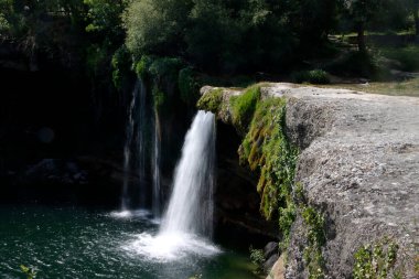 kırsal kesimde şelale
