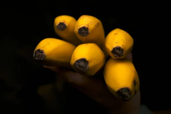 Bunch Bananer Svart Bakgrund — Stockfoto