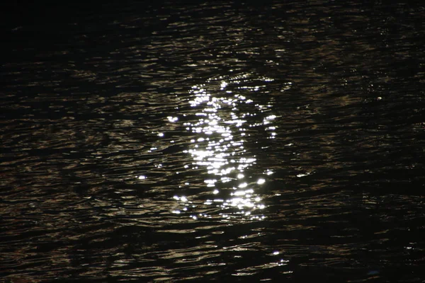 Sonnenlicht Auf Dem Wasser — Stockfoto