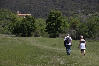 Bask ülkesinin dağlarında yürüyüş.