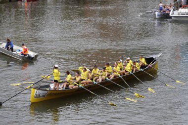 Bilbao nehrinde kürek yarışması