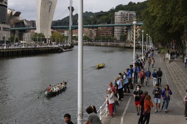 Bilbao nehrinde kürek yarışması