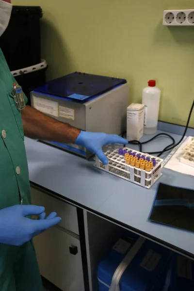 Wearing Plastic Gloves Laboratory — Stock Photo, Image