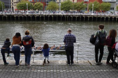 Bilbao nehrinde kürek yarışması
