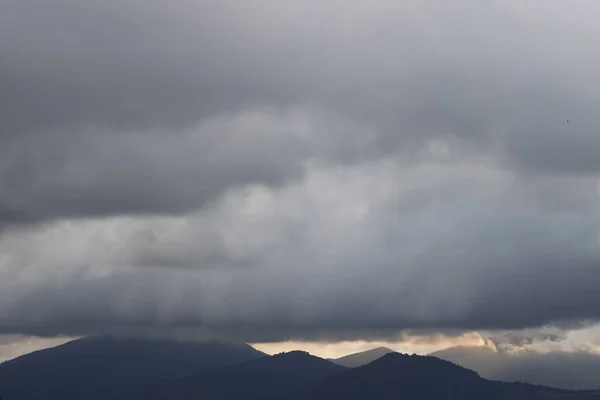 Nuvens Cinzentas Céu — Fotografia de Stock