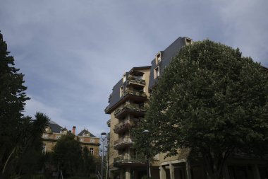 Zarautz köyünde inşa ediliyor.