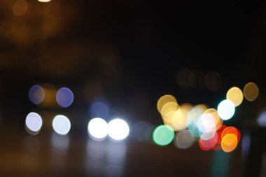 Geceleri şehrin ışıkları.