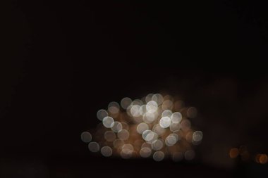 Geceleri havai fişek gösterisi