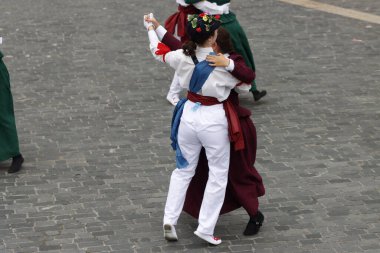  Bask halk dansı sergisi