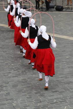  Bask halk dansı sergisi