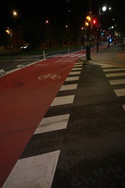 Gece varoşlarda yol