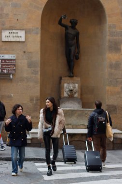İnsanlar eski Floransa, İtalya 'yı ziyaret ediyor