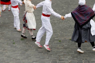 Bask halk dansı sergisi