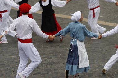 Bask halk dansı sergisi