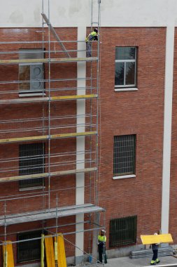 İskele üzerinde çalışıyorum. 