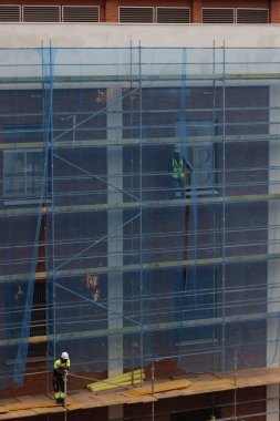 İskele üzerinde çalışıyorum. 