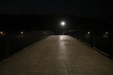 Kentsel bir ortamda gece