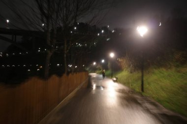 Kentsel bir ortamda gece