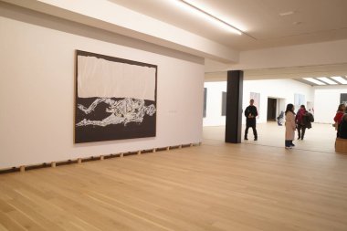 Müzedeki sanat eserleri.