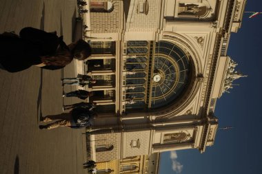 BUDAPEST, HUNGARY - 23 Ekim 2025: Budapeşte şehir merkezinde klasik mimari