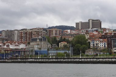 Bilbao nehrinin manzarası