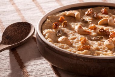 lezzetli kalın ve kremsi dal payasam Hindistan