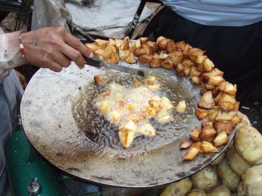 Aloo tikki veya patates pirzola Kuzey Hint yemek olduğunu.