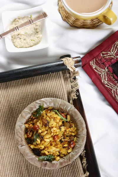 Chivda - Um lanche feito de arroz achatado — Fotografia de Stock