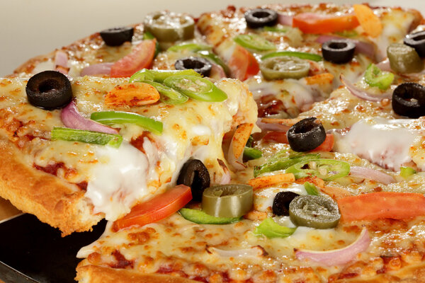 Cheesy vegetable pizza.