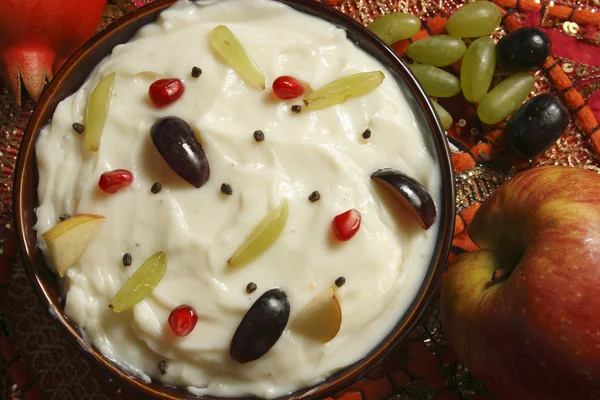 Fruits Shrikhand or shrikhand is an Indian sweet dish from India — Stock Photo, Image