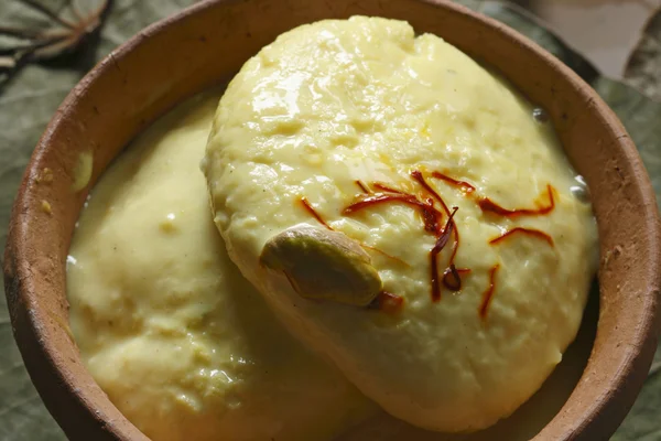 RAS το malai - ένα γλυκό πιάτο από τη Βεγγάλη — Φωτογραφία Αρχείου