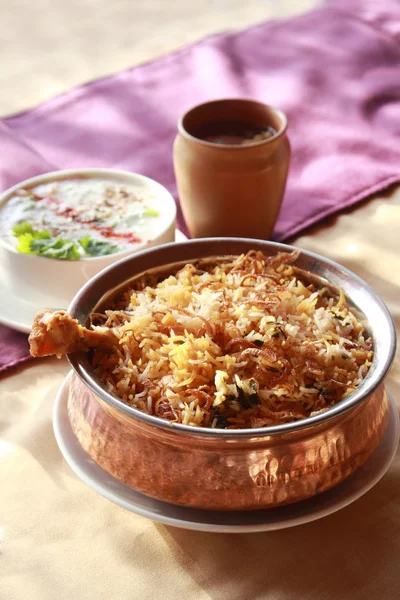 Hyderabadi biryani - popüler tavuk veya koyun eti dayalı biryani