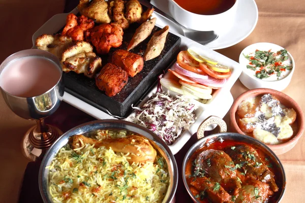 Hyderabadi biryani - popüler tavuk veya koyun eti dayalı biryani