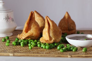 samosa kızartılmış veya pasta pişmiş bir Kızılderili olduğunu
