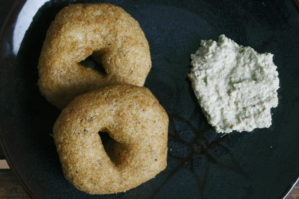 Medu Vada - Medu Vada is a traditional Indian dish. — Stock Photo, Image