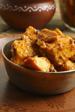 kachalu turşu - popüler baharatlı Hint sindhi turşu