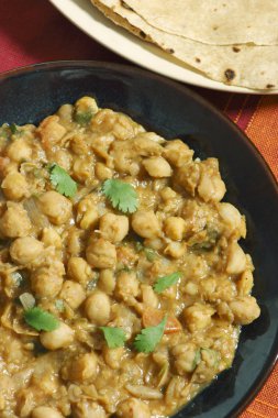 Chana dal içinde Kuzey Hindistan'dan baharatlı et suyu