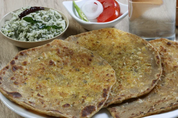 Daal ka paratha-A lapos kenyér készült lencse Indiából származó — Stock Fotó