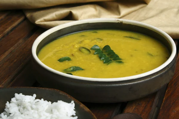 Varan dal oder toor dal curry aus Maharashtra — Stockfoto