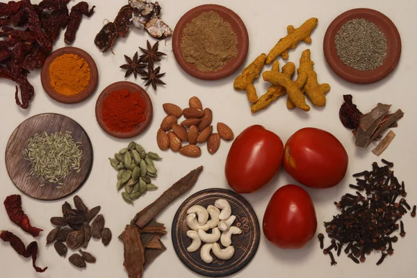 Ingrediënt mengsel is een combinatie van specerijen, kruiden en andere specerijen — Stockfoto