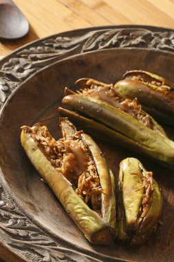 zencefil demirhindi patlıcan - zencefil demirhindi soslu patlıcan (brinjal).