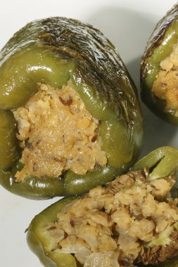 Biber dolma mercimek