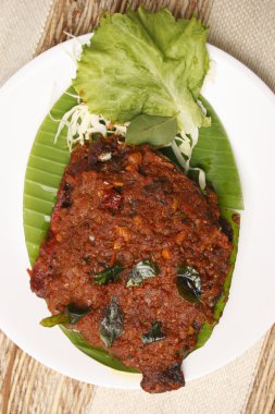 meen pollichathu-질경이 잎에 생선 구이
