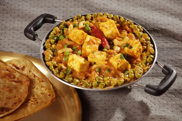 Mattar paneer bir Kuzey Hint yemektir
