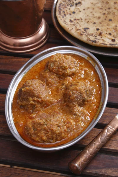 Mutton kofta curry: albóndigas de cordero cocidas en salsa de yogur — Foto de Stock